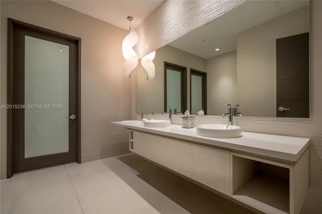 2-bedroom rental at 17301 Biscayne Boulevard #203, North Miami Beach