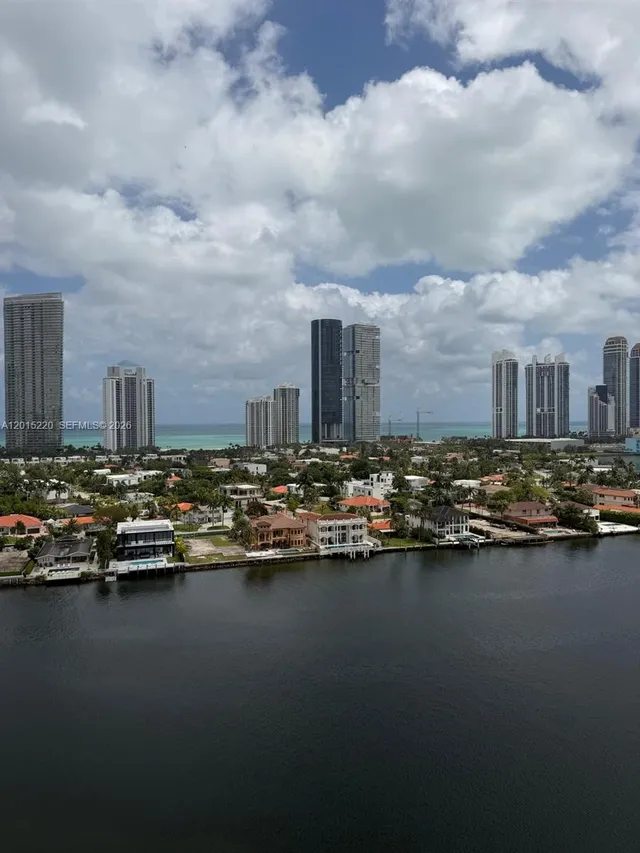 3-bedroom rental at 19101 NE 36th Court #1801, Aventura