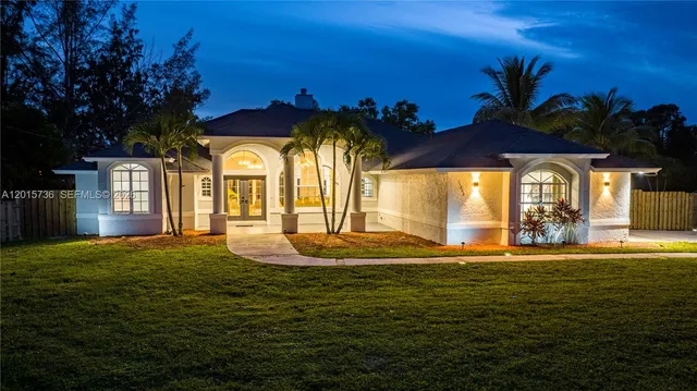 8-bedroom rental at 11066 N 46th Place N, West Palm Beach