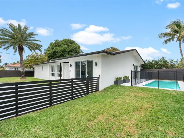 4-bedroom rental at 301 88th Street, Surfside