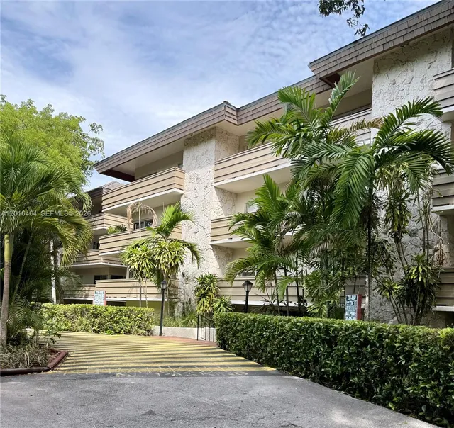 2-bedroom rental at 1205 Mariposa Avenue #301, Coral Gables