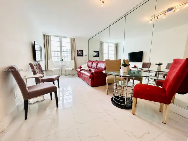 1-bedroom rental at 100 Lincoln Road #1526, Miami Beach