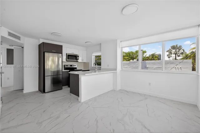 2-bedroom rental at 1552 Euclid Avenue #08, Miami Beach
