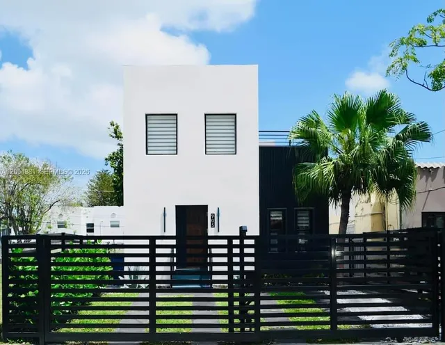 3-bedroom rental at 905 SW 13th Court #905, Miami