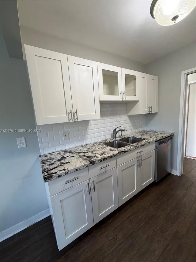 1-bedroom rental at 2591 NE 55th Court #202, Fort Lauderdale