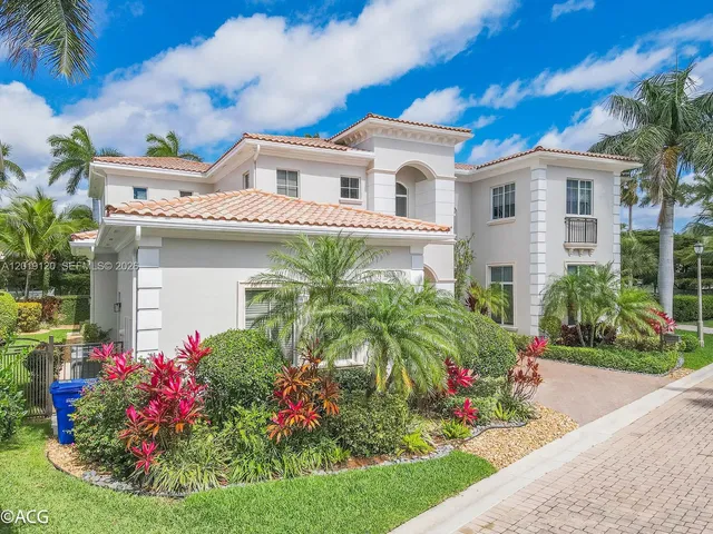 6-bedroom rental at 1480 Windjammer Way #., Hollywood