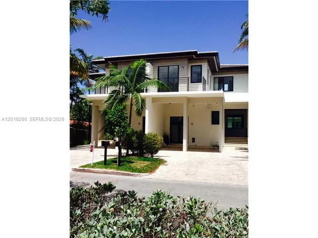 4-bedroom rental at 472 Fernwood Drive #472, Key Biscayne