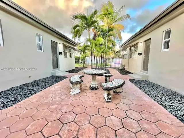 1-bedroom rental at 1925 Dewey Street #1927, Hollywood