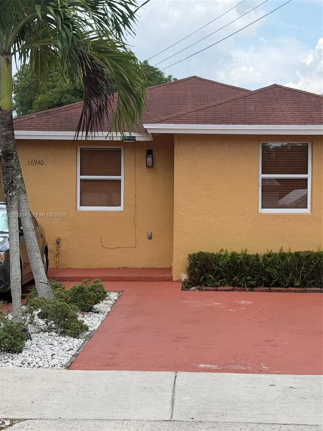 2-bedroom rental at 16940 SW 94th Avenue #0, Palmetto Bay