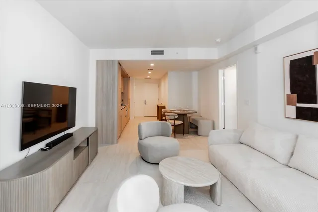 1-bedroom rental at 77 SE 5th Street #1910, Miami