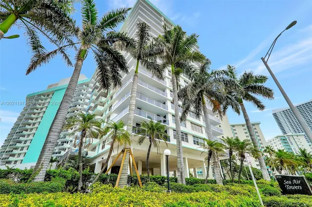 1-bedroom rental at 3725 S Ocean Drive #812, Hollywood