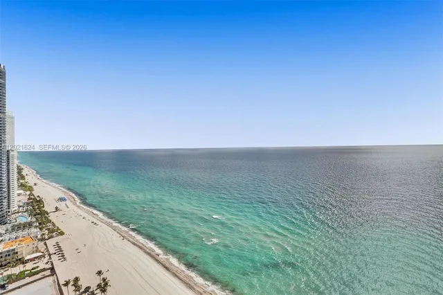 2-bedroom rental at 18201 Collins Avenue #4108, Sunny Isles Beach
