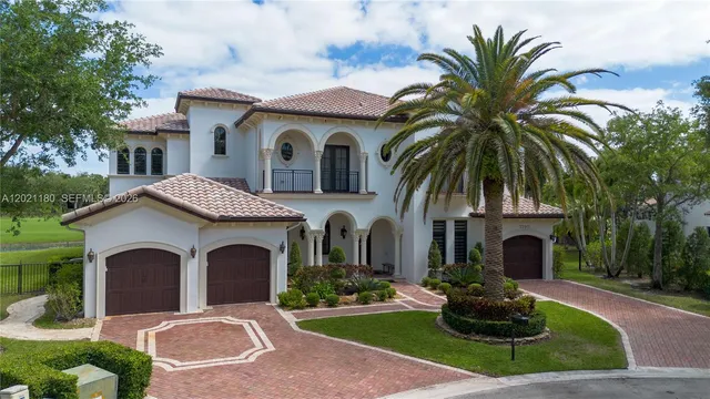 6-bedroom rental at 7290 Lemon Grass Drive, Parkland