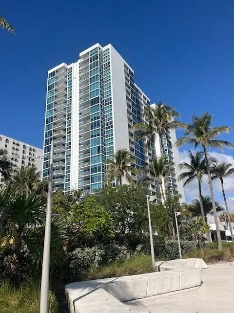 2-bedroom rental at 2655 Collins Avenue #2302, Miami Beach