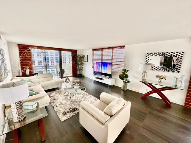 3-bedroom rental at 1500 Bay Road #1114S, Miami Beach