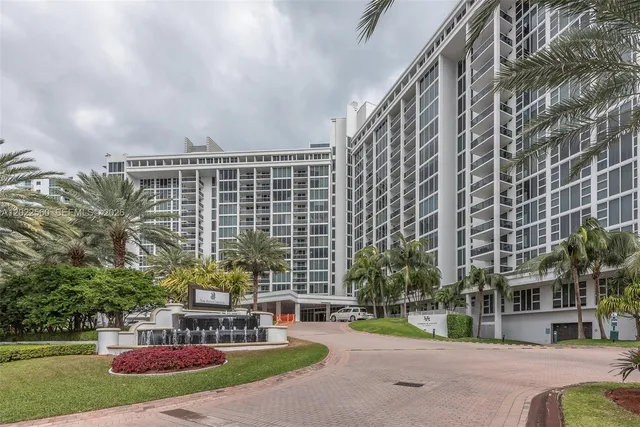 2-bedroom rental at 10275 Collins Avenue #706, Bal Harbour