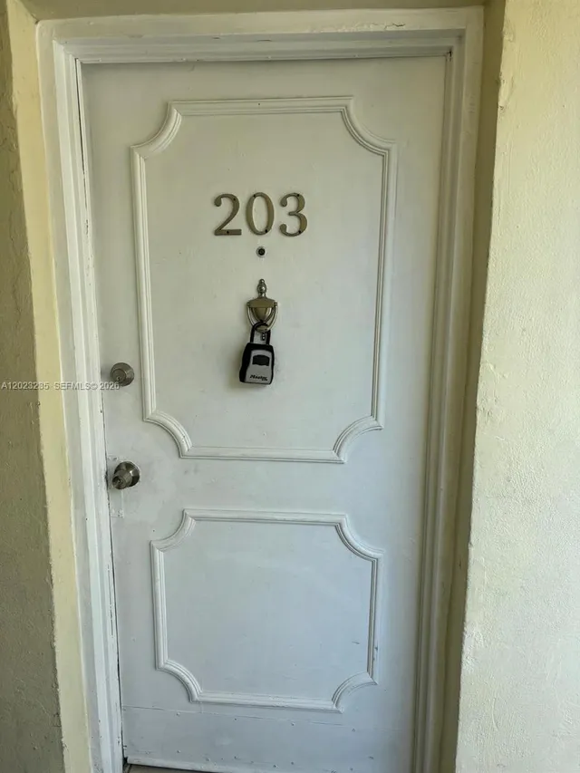 1-bedroom rental at 3050 S Dixie Hwy 203 #203, Miami
