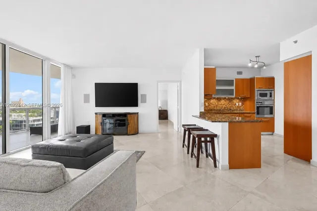 2-bedroom rental at 400 Alton Road #907, Miami Beach
