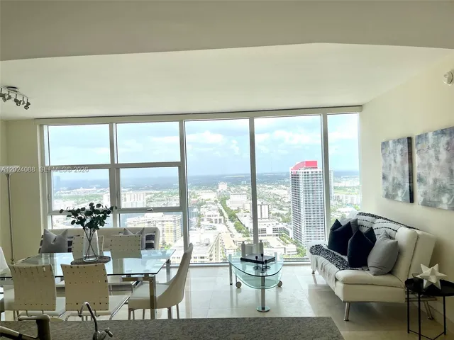 1-bedroom rental at 1830 S Ocean Drive #3407, Hallandale Beach