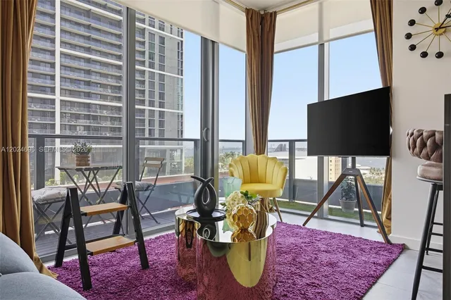 2-bedroom rental at 121 NE 5th Street #1712, Miami