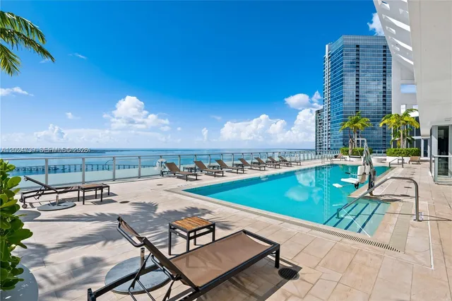 1-bedroom rental at 1300 Brickell Bay Drive #1007, Miami