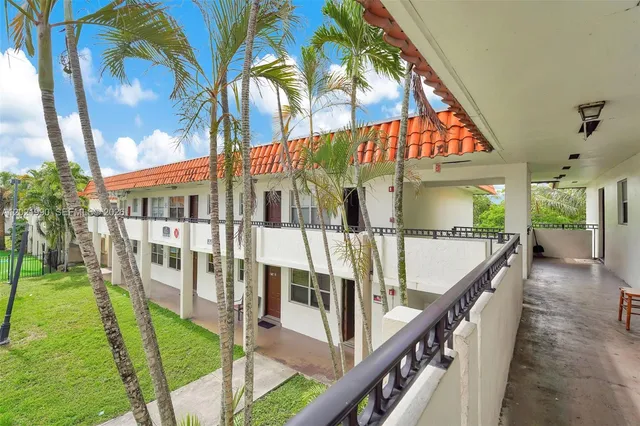 3-bedroom rental at 400 NW 65th Avenue #222, Margate