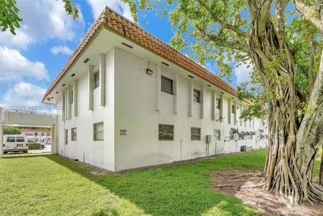 3-bedroom rental at 400 NW 65th Avenue #213, Margate