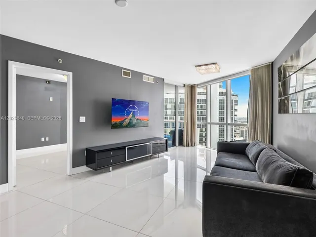 1-bedroom rental at 18201 Collins Avenue #5303, Sunny Isles Beach