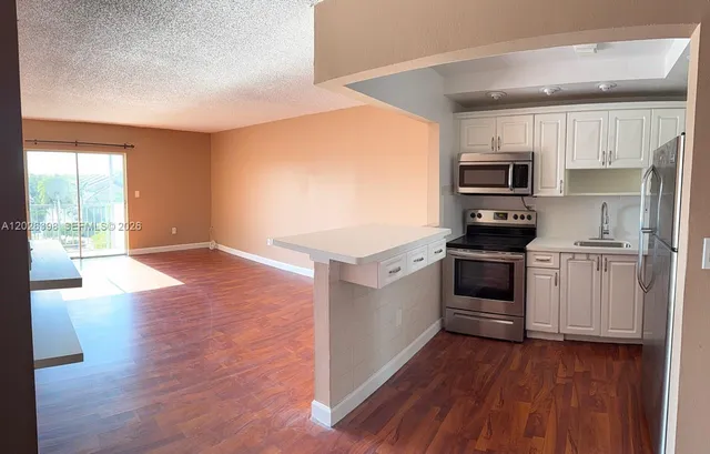 2-bedroom rental at 8950 NE 8th Avenue #405, Miami