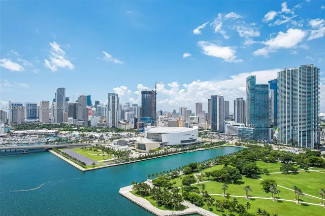 2-bedroom rental at 900 Biscayne Boulevard #4412, Miami
