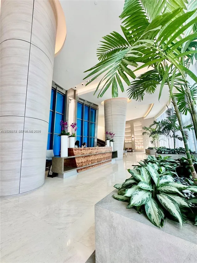 3-bedroom rental at 18201 Collins Avenue #5307, Sunny Isles Beach