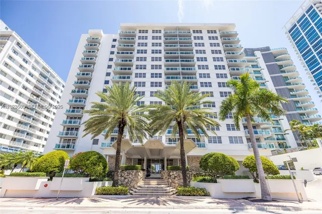 1-bedroom rental at 6917 Collins Avenue #1404, Miami Beach