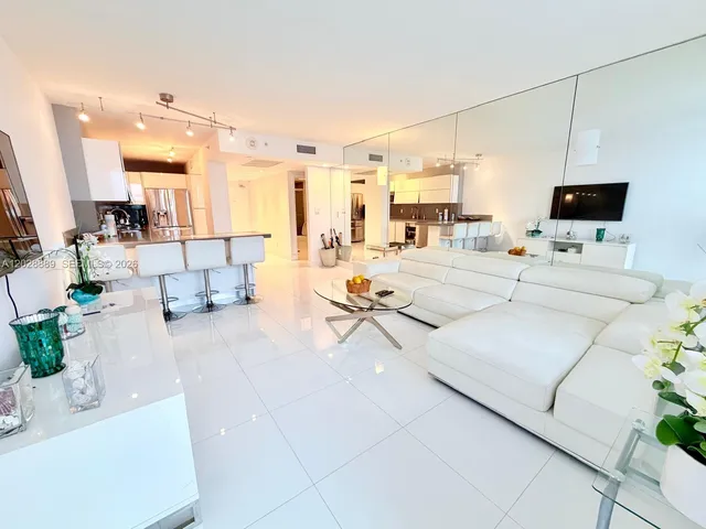 2-bedroom rental at 100 Lincoln Road #1504, Miami Beach