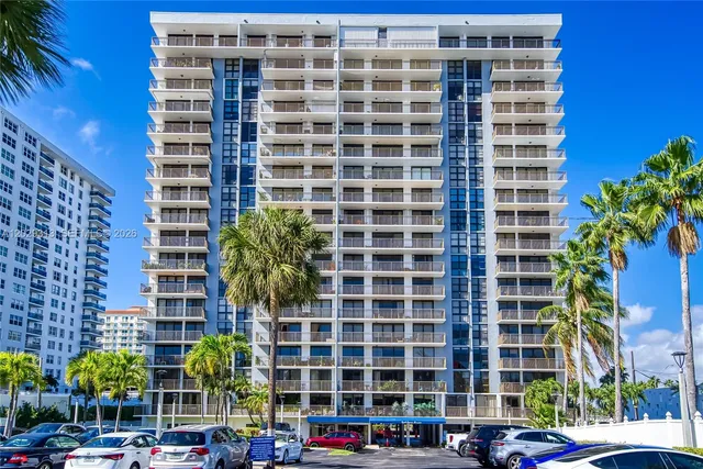 3-bedroom rental at 3031 N Ocean Boulevard #406, Fort Lauderdale