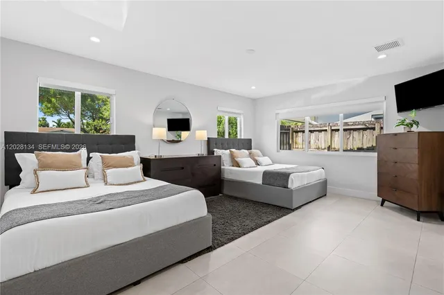 4-bedroom rental at 1329 Funston, Hollywood