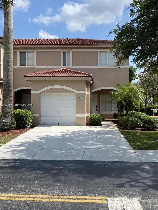 3-bedroom rental at 7980 S Southwood Circle #0, Davie