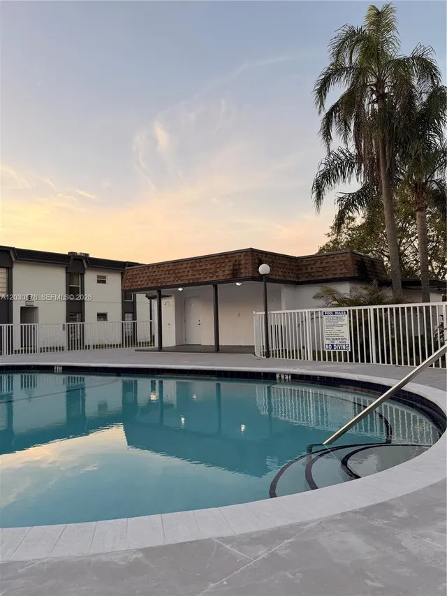 2-bedroom rental at 7250 SW 94th Place #B8, Miami