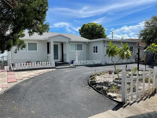4-bedroom rental at 1716 Liberty Street, Hollywood
