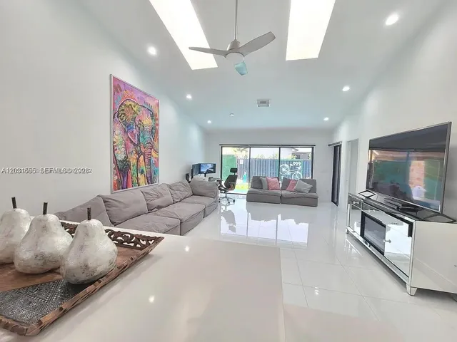 3-bedroom rental at 270 SE 7th Street, Dania Beach