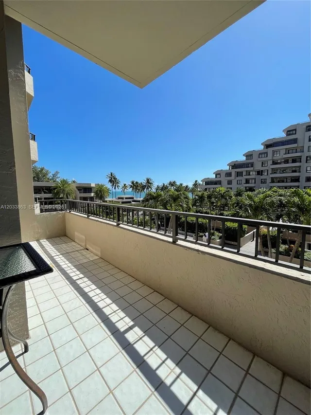 2-bedroom rental at 251 Crandon Blvd 338 #338, Key Biscayne