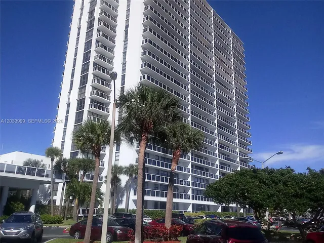 3-bedroom rental at 20505 E Country Club Drive #237, Aventura