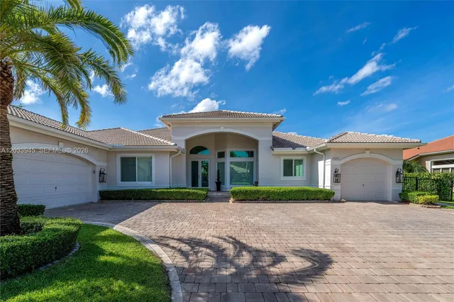 6-bedroom rental at 15253 SW 40th Street #0, Davie