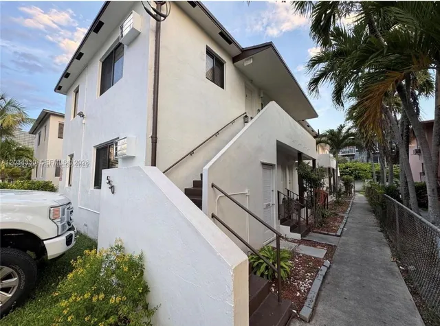 1-bedroom rental at 550 SW 10th Street #6, Miami