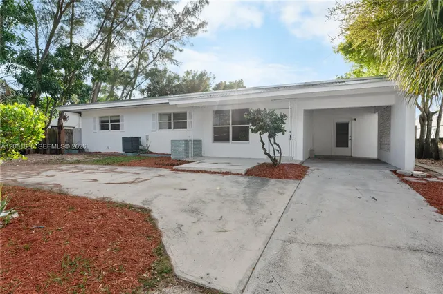 5-bedroom rental at 3061 NE 4th Avenue, Wilton Manors