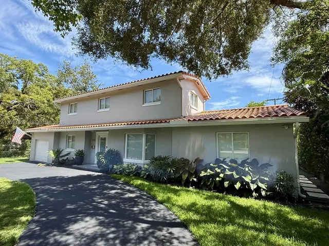 3-bedroom rental at 400 Miller Road, Coral Gables