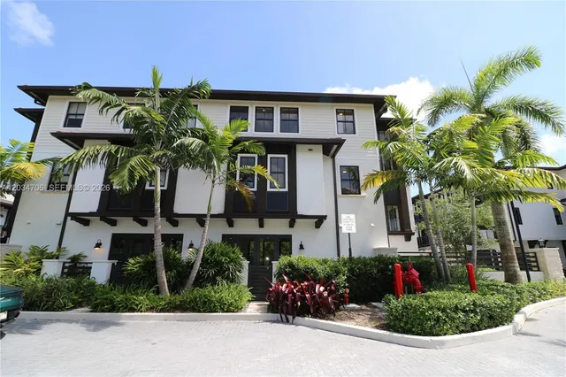 4-bedroom rental at 7504 SW 100th Street, Pinecrest