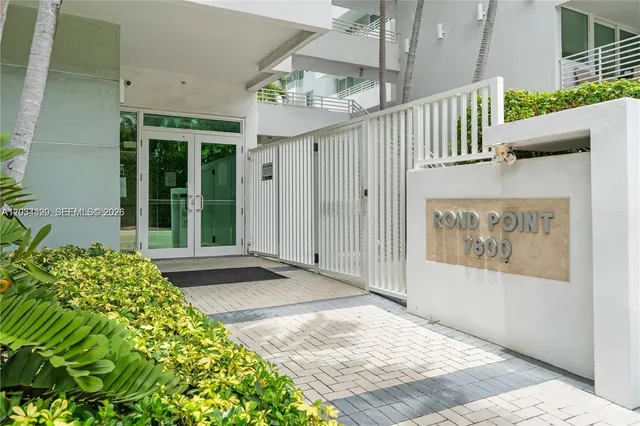 2-bedroom rental at 7800 Collins Avenue #508, Miami Beach