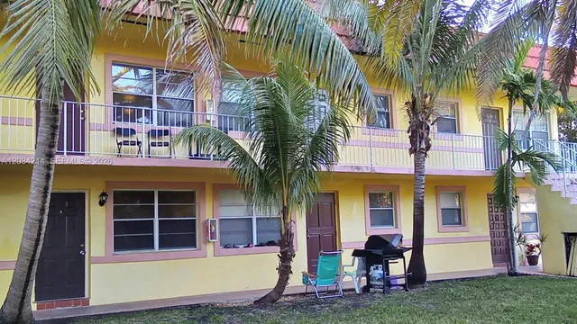 1-bedroom rental at 1826 Cleveland Street #2, Hollywood
