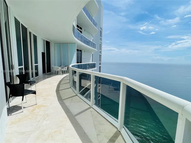 3-bedroom rental at 16001 Collins Avenue #4107, Sunny Isles Beach