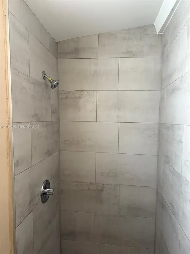 1-bedroom rental at 41 SW 7th Avenue #1, Dania Beach